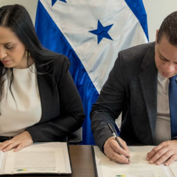 GOBIERNO REACCIONA A EL LIBERTADOR, AMPLÍA BECAS MEDICAS A HONDUREÑOS EN CUBA GOBIERNO REACCIONA A EL LIBERTADOR, AMPLÍA BECAS MEDICAS A HONDUREÑOS EN CUBA