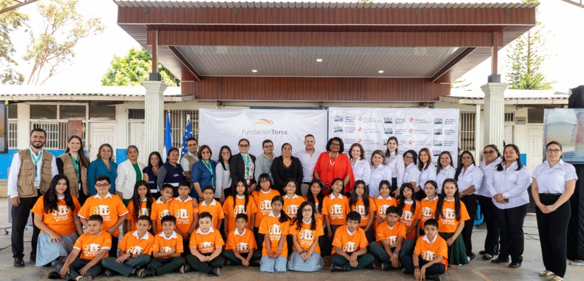 FUNDACIÓN TERRA LLEVA PROGRAMA DE BECAS TUTORÍA A INTIBUCÁ