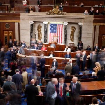 ¡TRUMP DEBILITADO! LÍDERES REPUBLICANOS APRUEBAN CON DEMÓCRATAS SANCIONES CONTRA RUSIA Y AYUDA PARA UCRANIA