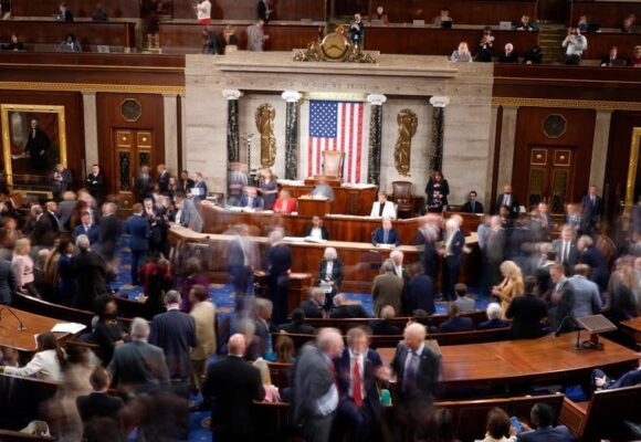 ¡TRUMP DEBILITADO! LÍDERES REPUBLICANOS APRUEBAN CON DEMÓCRATAS SANCIONES CONTRA RUSIA Y AYUDA PARA UCRANIA