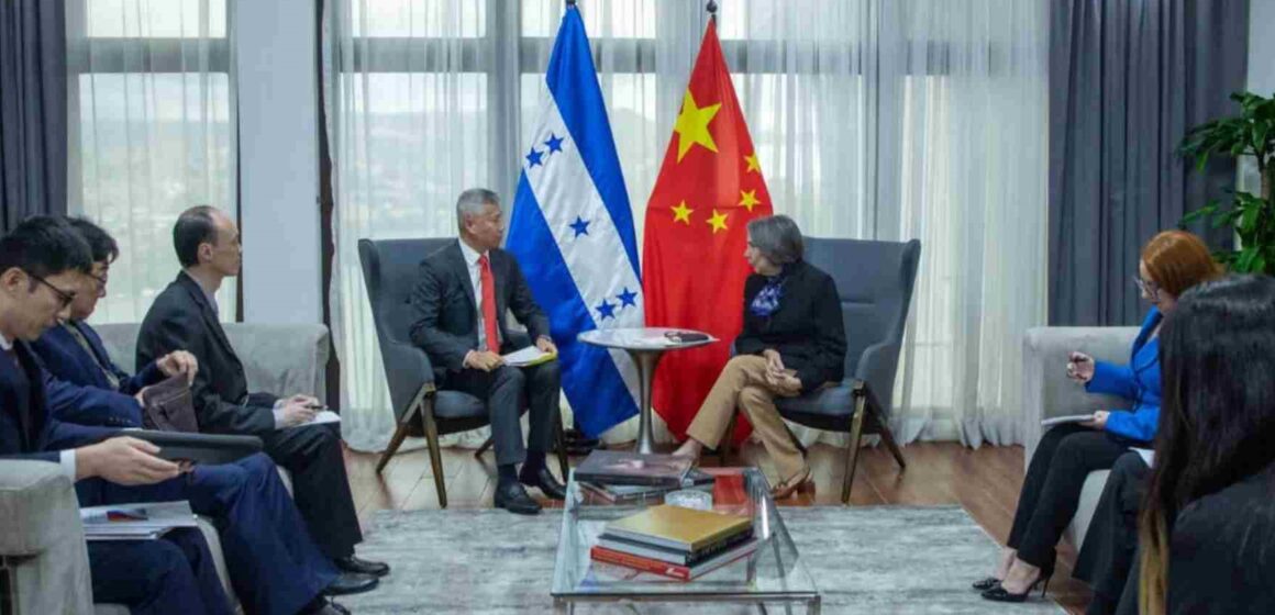 CHINA ELOGIA DISCIPLINA HONDUREÑA PARA RESPETAR VÍNCULO DIPLOMÁTICO CHINA ELOGIA DISCIPLINA HONDUREÑA PARA RESPETAR VÍNCULO DIPLOMÁTICO