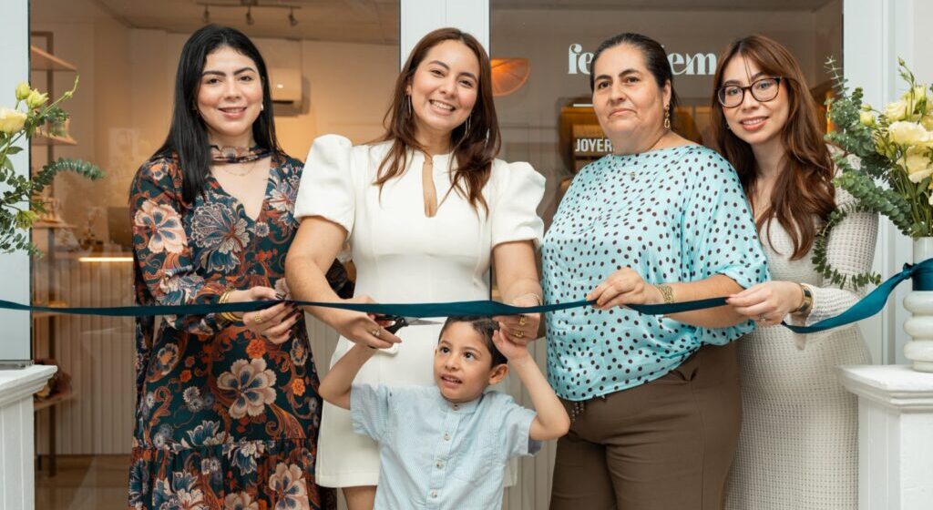 FICOHSA APERTURA PRIMERA TIENDA DE “FEMBLEMATIC”, UNA HISTORIA DE CRECIMIENTO FICOHSA APERTURA PRIMERA TIENDA DE “FEMBLEMATIC”, UNA HISTORIA DE CRECIMIENTO