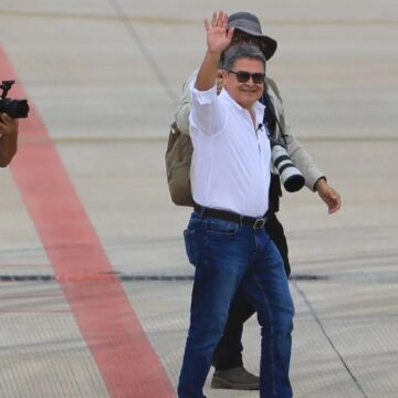 “JOH REGRESA COMO EL LÍDER DE UNA MAFIA CRIMINAL”: DUARTE