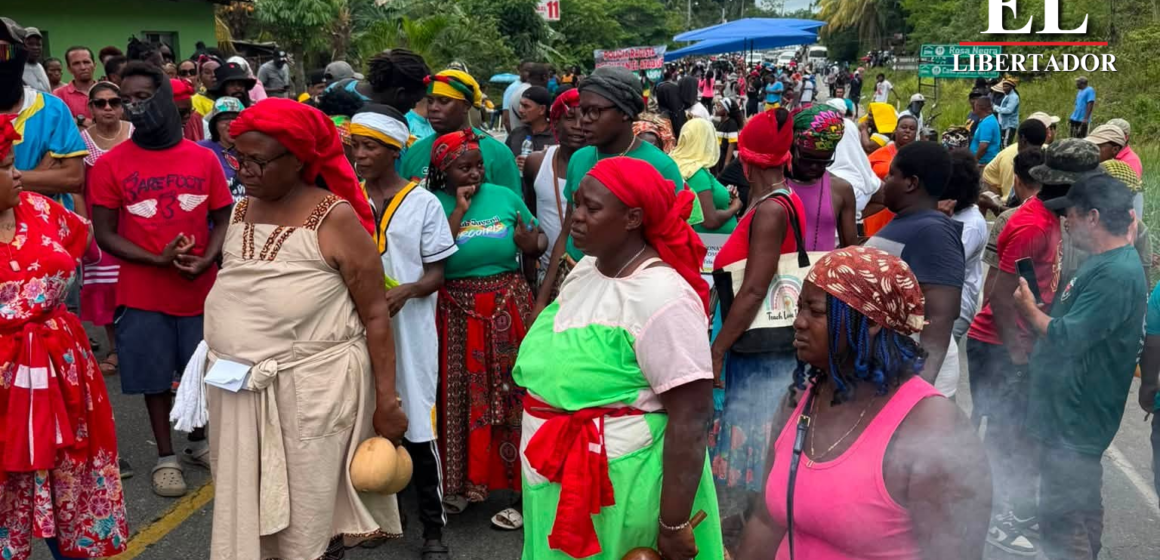 GARÍFUNAS INSTALAN CAMPAMENTO INDEFINIDO Y EXIGEN LIBERACIÓN DE CINCO DEFENSORES DE SAN JUAN