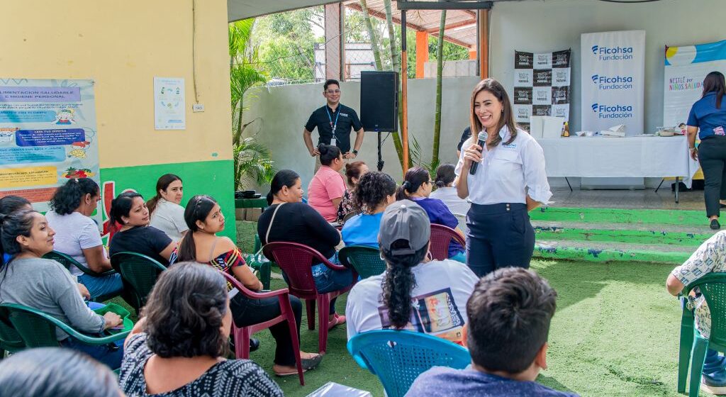 MÁS DE 6,800 ESCOLARES BENEFICIADOS CON MERIENDA DE FUNDACIÓN FICOHSA Y NESTLÉ