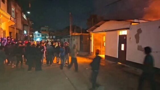 ¿JUSTICIA POR MANO PROPIA? QUEMAN CASA DE JUEZA QUE DESALOJÓ “ABUELITA” EN GUATEMALA