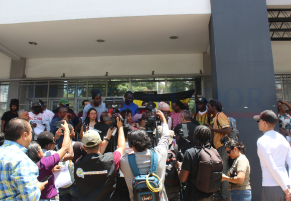 GARÍFUNAS PROCEDEN CONTRA PERIODISTA RACISTA Y PRESIONAN POR CASO CONTRA TELEVICENTRO GARÍFUNAS PROCEDEN CONTRA PERIODISTA RACISTA Y PRESIONAN POR CASO CONTRA TELEVICENTRO