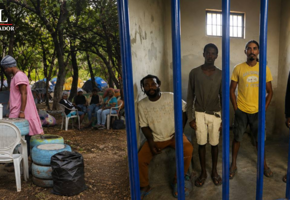 “¡NO MÁS PERSECUCIÓN!”: GARÍFUNAS INSTALAN CAMPAMENTO PERMANENTE FRENTE A LA CORTE