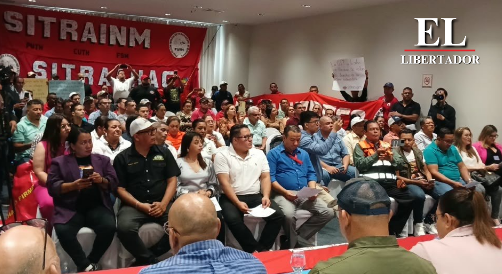 ¡URGENTE! OIT ADMITE DEMANDA CONTRA HONDURAS POR 12 MIL DESPIDOS Y PERSECUCIÓN A 400 DIRIGENTES SINDICALES ¡URGENTE! OIT ADMITE DEMANDA CONTRA HONDURAS POR 12 MIL DESPIDOS Y PERSECUCIÓN A 400 DIRIGENTES SINDICALES