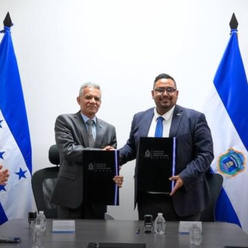 GOBIERNO ANUNCIA BECAS EN CÁRCELES MIENTRAS DOS MILLONES DE NIÑOS ESTÁN FUERA DE AULAS GOBIERNO ANUNCIA BECAS EN CÁRCELES MIENTRAS DOS MILLONES DE NIÑOS ESTÁN FUERA DE AULAS