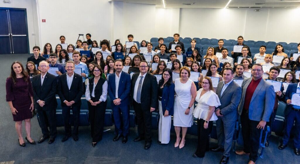 ¡ÉXITO! BECAS NASSER-UNITEC ALCANZA MIL JÓVENES BENEFICIADOS ¡ÉXITO! BECAS NASSER-UNITEC ALCANZA MIL JÓVENES BENEFICIADOS