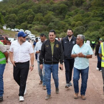 ALCALDE ZELAYA MUESTRA AVANCES DE REPRESA A DIPUTADOS