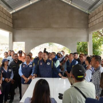 ALCALDE CAPITALINO LLEVA AGUA Y SUPERVISA OBRAS EN ALDEAS