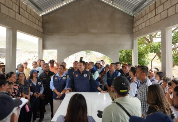 ALCALDE CAPITALINO LLEVA AGUA Y SUPERVISA OBRAS EN ALDEAS