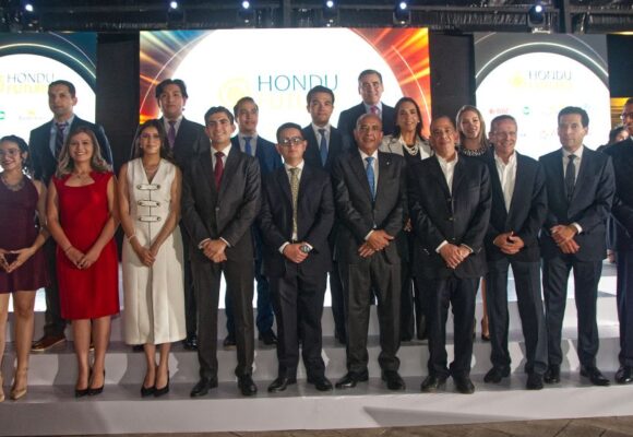 FUNDACIÓN FICOHSA RATIFICA RESPALDO A “HONDUFUTURO” Y NUEVA GENERACIÓN DE BECARIOS