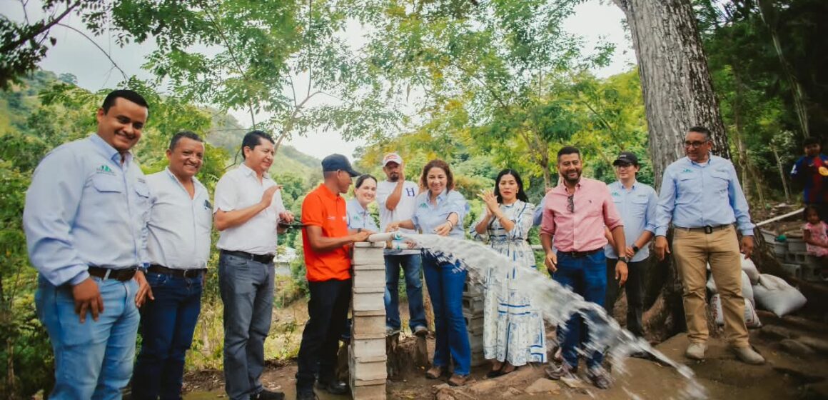 CERVECERÍA HONDUREÑA Y COCA-COLA ENTREGAN NUEVO PROYECTO HÍDRICO EN EL MERENDÓN