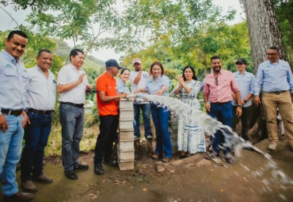 CERVECERÍA HONDUREÑA Y COCA-COLA ENTREGAN NUEVO PROYECTO HÍDRICO EN EL MERENDÓN
