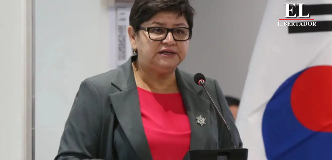 «DINERO HAY, PERO NO QUIEREN PAGAR»: DRA. CARLA PAREDES SOBRE CRISIS EN SALUD