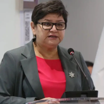 «DINERO HAY, PERO NO QUIEREN PAGAR»: DRA. CARLA PAREDES SOBRE CRISIS EN SALUD