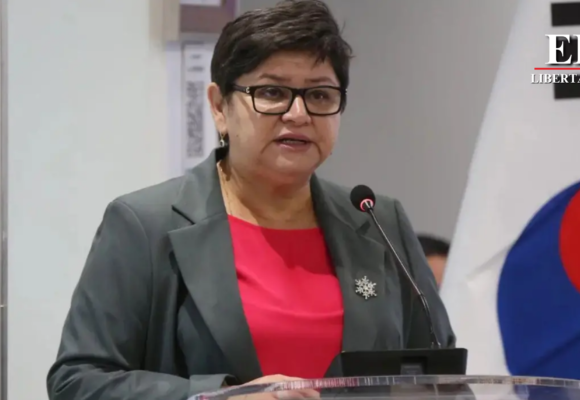 «DINERO HAY, PERO NO QUIEREN PAGAR”: DRA. CARLA PAREDES SOBRE CRISIS EN SALUD