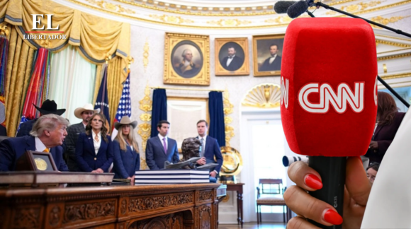 TRUMP CIERRA PUERTAS DE LA CASA BLANCA A CNN Y OTROS MEDIOS POR «NOTICIAS FALSAS» TRUMP CIERRA PUERTAS DE LA CASA BLANCA A CNN Y OTROS MEDIOS POR «NOTICIAS FALSAS»