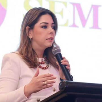 ALTA FUNCIONARIA ADMITE “DEBILIDAD” DEL PRESIDENTE EN COMUNICAR LOGROS ALTA FUNCIONARIA ADMITE “DEBILIDAD” DEL PRESIDENTE EN COMUNICAR LOGROS
