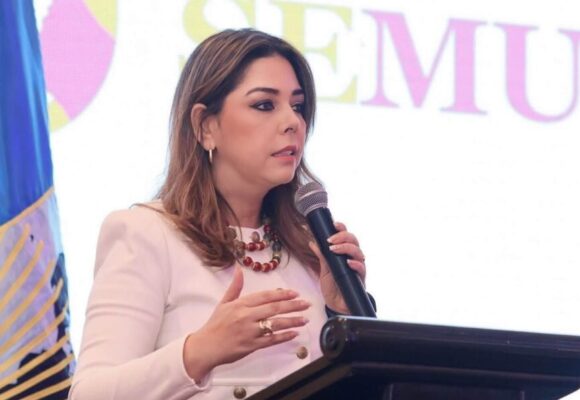 ALTA FUNCIONARIA ADMITE “DEBILIDAD” DEL PRESIDENTE EN COMUNICAR LOGROS