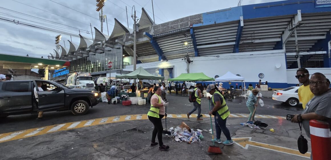 ¡CAPITAL HONDUREÑA COMPLETAMENTE LIMPIA TRAS DESFILES DEL 15 DE SEPTIEMBRE!