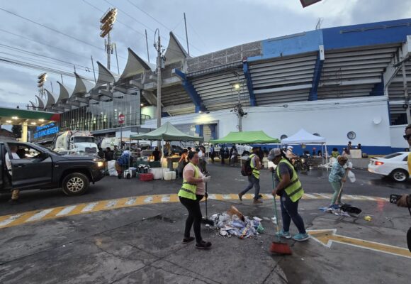 ¡CAPITAL HONDUREÑA COMPLETAMENTE LIMPIA TRAS DESFILES DEL 15 DE SEPTIEMBRE!