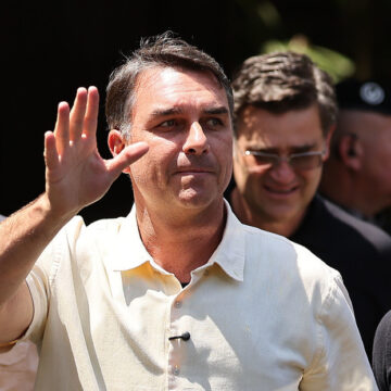FLÁVIO BOLSONARO HUYÓ RUMBO A EE.UU.