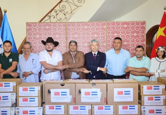 ¡BUENAS NOTICIAS! CHINA DONA EQUIPO TECNOLÓGICO A 14 MUNICIPIOS DE OLANCHO