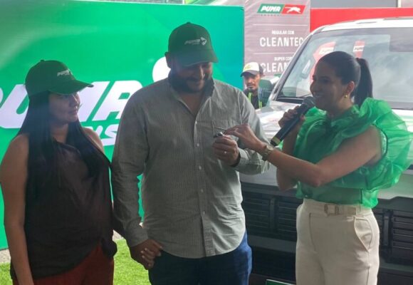 PUMA ENERGY Y BANCO ATLÁNTIDA ENTREGAN ÚLTIMO VEHÍCULO DE “AHORRA Y GANA”